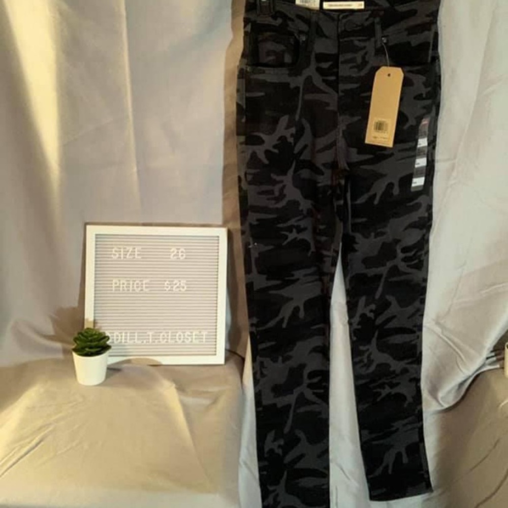 Camo Levi Jeans